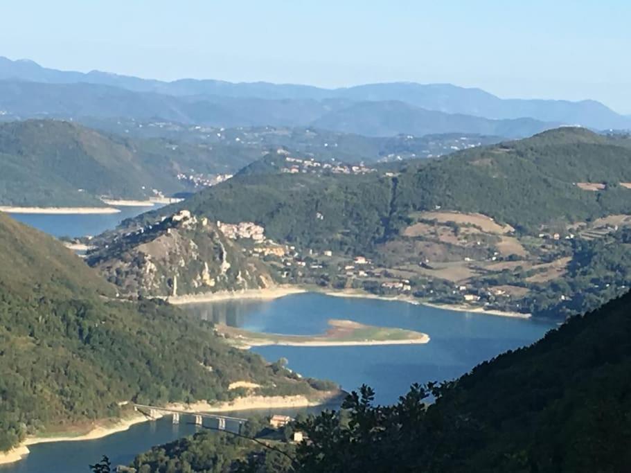 Casa Sul Lago Nonna Gio' Colle di Tora Extérieur photo