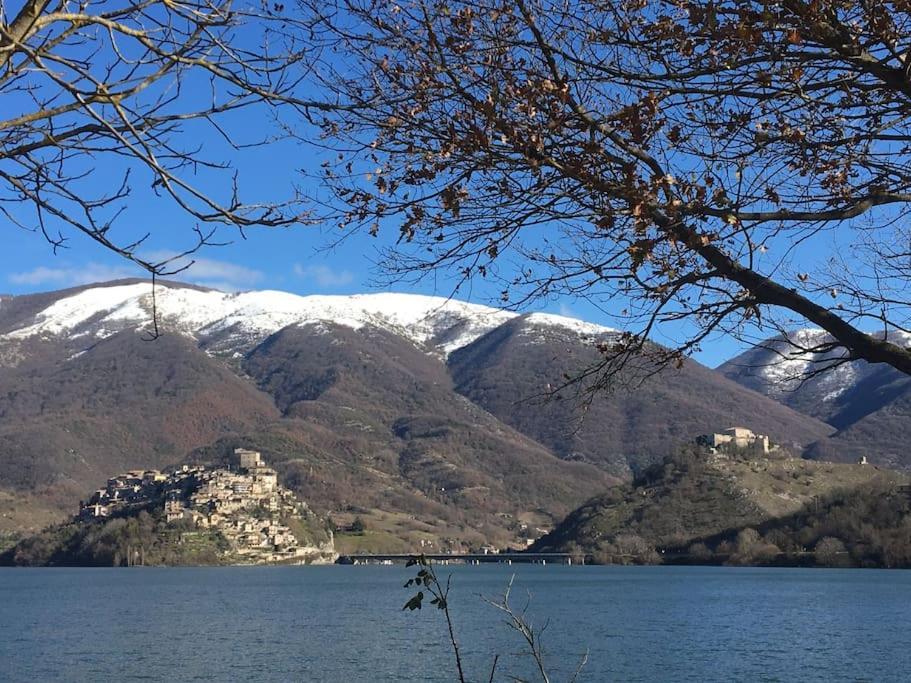 Casa Sul Lago Nonna Gio' Colle di Tora Extérieur photo